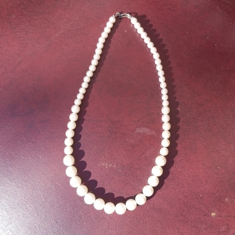 Vintage Faux Pearl necklace